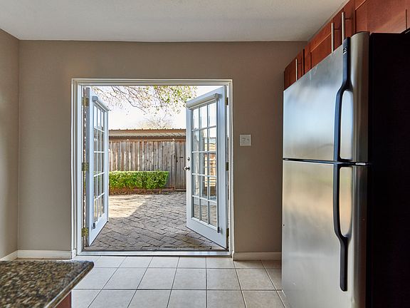 5th image of 10714 Pagewood Dr
