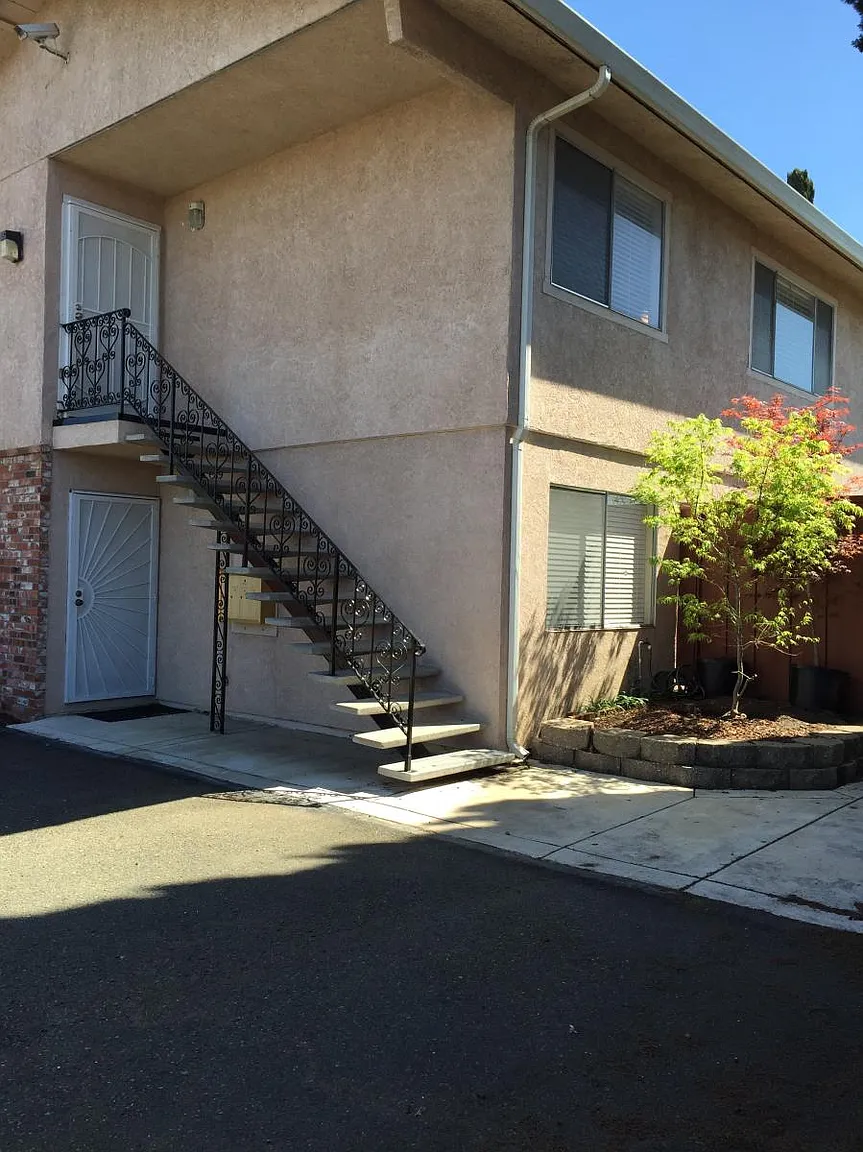 1440 165th Ave photo 1
