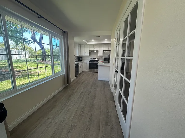 2404 Manzana Way — Photo 18