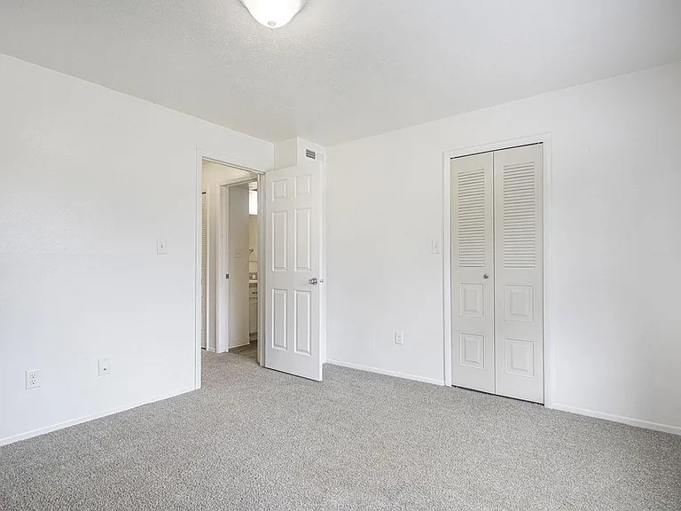 North Pointe Apartments — Photo 69