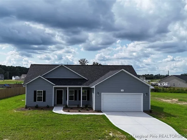 233 Orchard Ln, Parkton, NC 28371