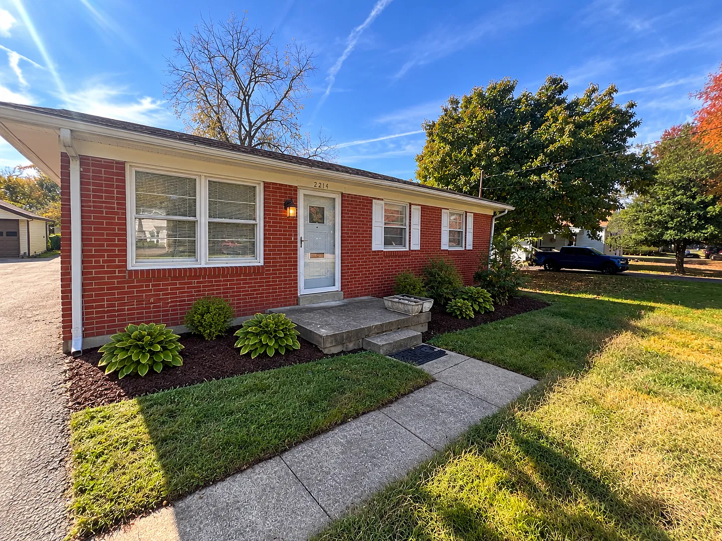 3 bed, 925 sqft, $1,450 — Photo 2