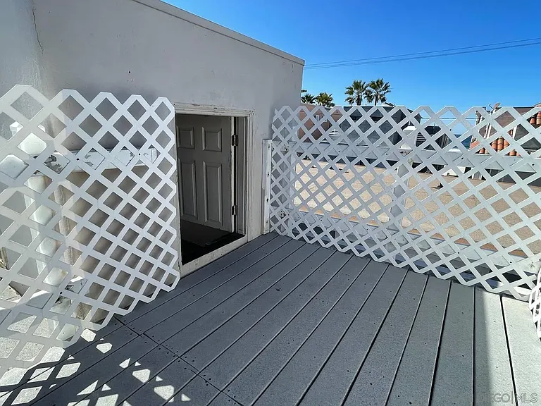 719 Ensenada Ct — Photo 16