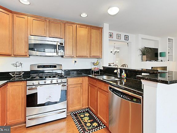 4th image of 15414 Rosemont Manor Dr