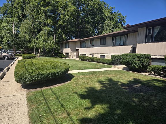 2nd image of 23714 W Chicago St #200