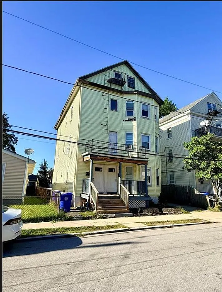 3 bed, 1086 sqft, $2,000 — Photo 1