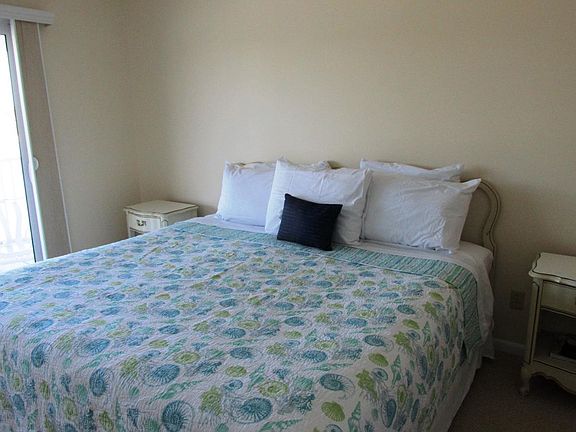 4th image of 1170 Edington Pl APT B6