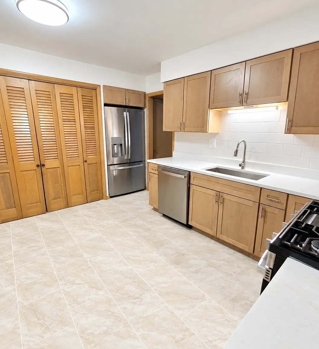 1720 W 54th Ave — Photo 3