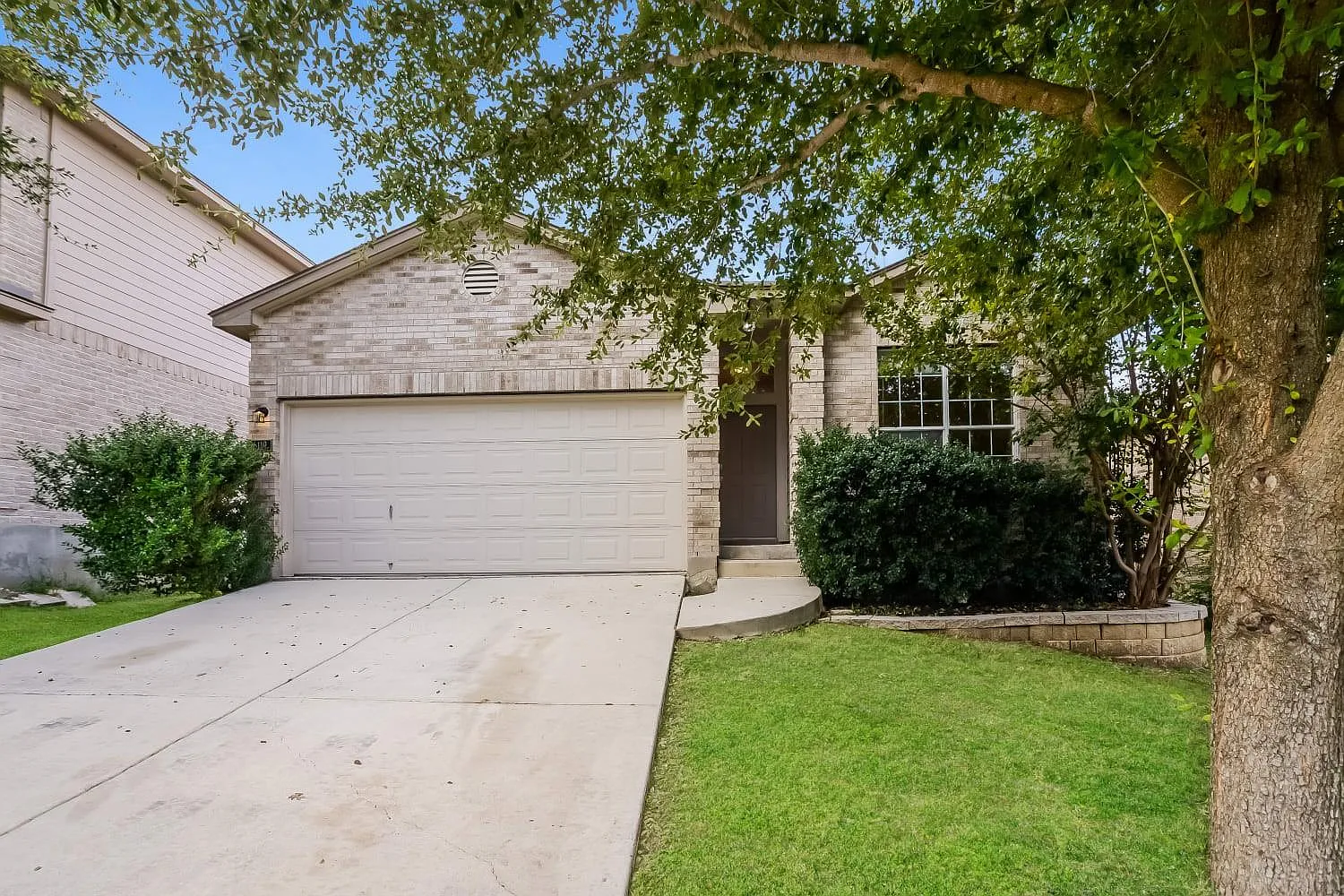 3 bed, 2.0 bath, 1584 sqft, $1,699 — Photo 1