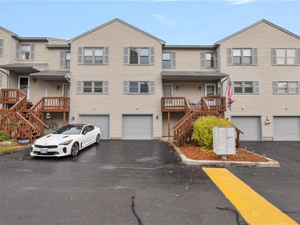 1603 Plainfield Pike APT E7, Johnston, RI 02919