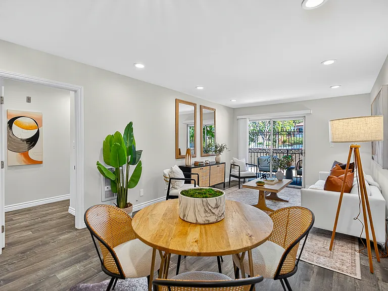 1125 Pico Blvd — Photo 3