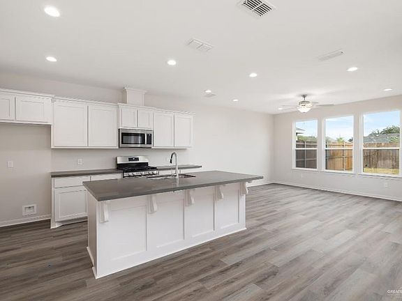 4th image of 10223 N 15th St