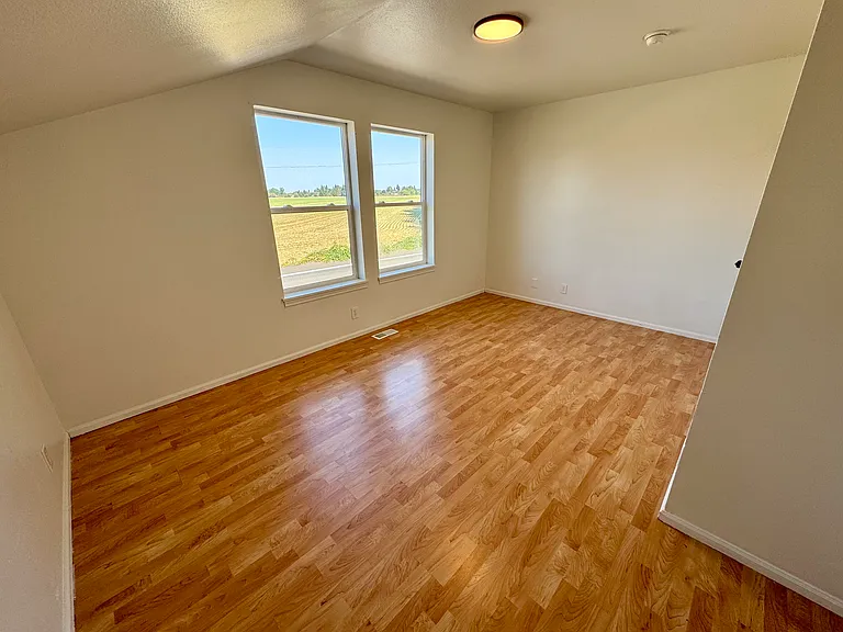 1094 NE Conifer Blvd #3 — Photo 6
