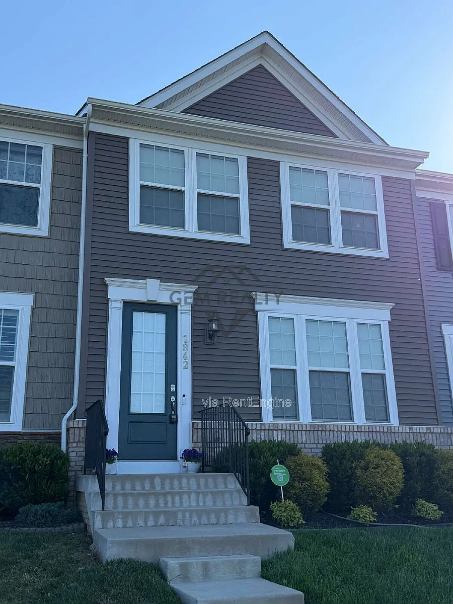 Building Photo - 1842 Briscoe Ln
