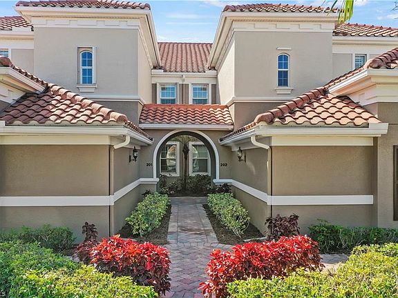 2nd image of 10260 Glastonbury CIR #202