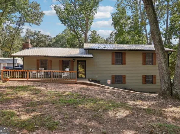 5752 Oak Grove Dr, Acworth, GA 30102