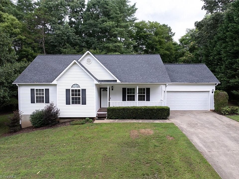 1st image of 160 Linda Carol Ave