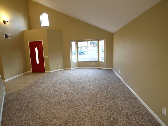 3rd image of 43350 Peartree Ln