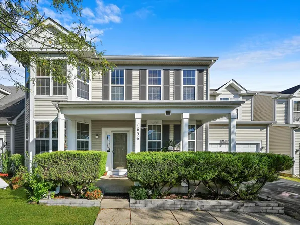 1656 Victoria Park Cir, Aurora, IL 60504