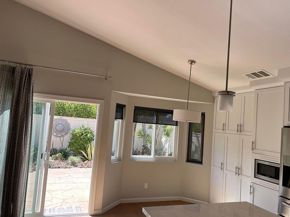 1st image of 907 Rosemary Ave