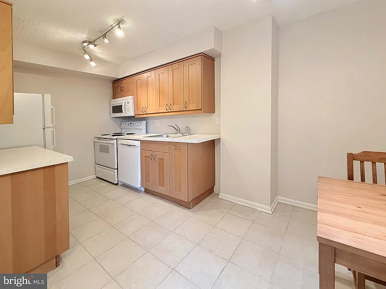 7401 Westlake Ter #610 — Photo 14