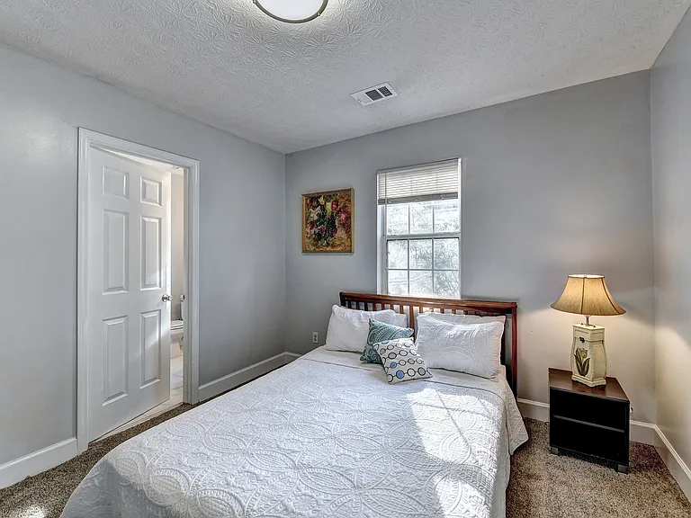 1170 Atlantic Dr NW — Photo 36