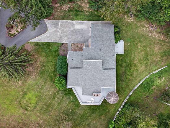 3rd image of 356 Hunter Park