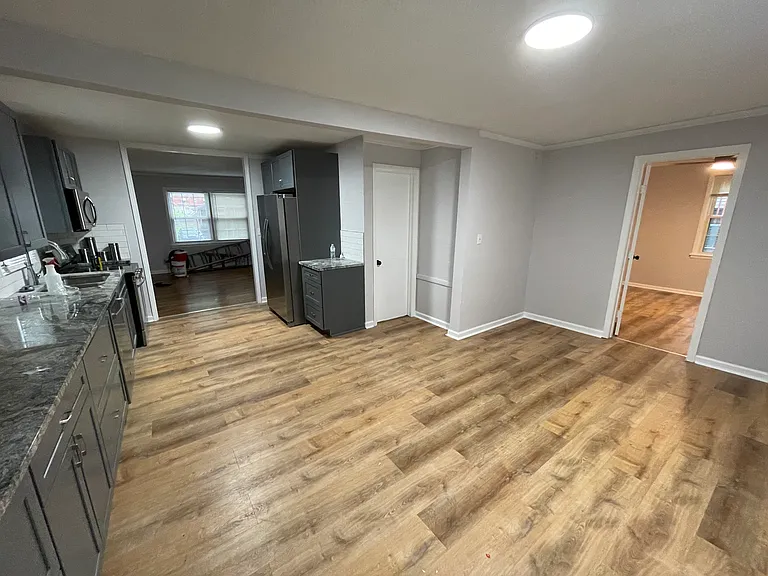 3945 Monroe Ave — Photo 3