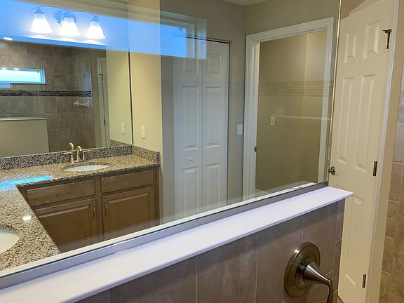 4th image of 49 Frenora Ln