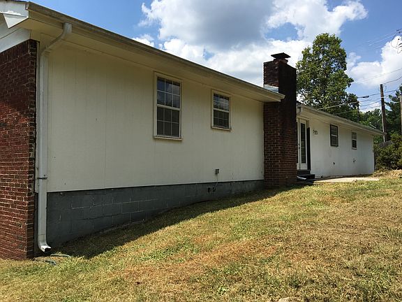2nd image of 4082 University Dr