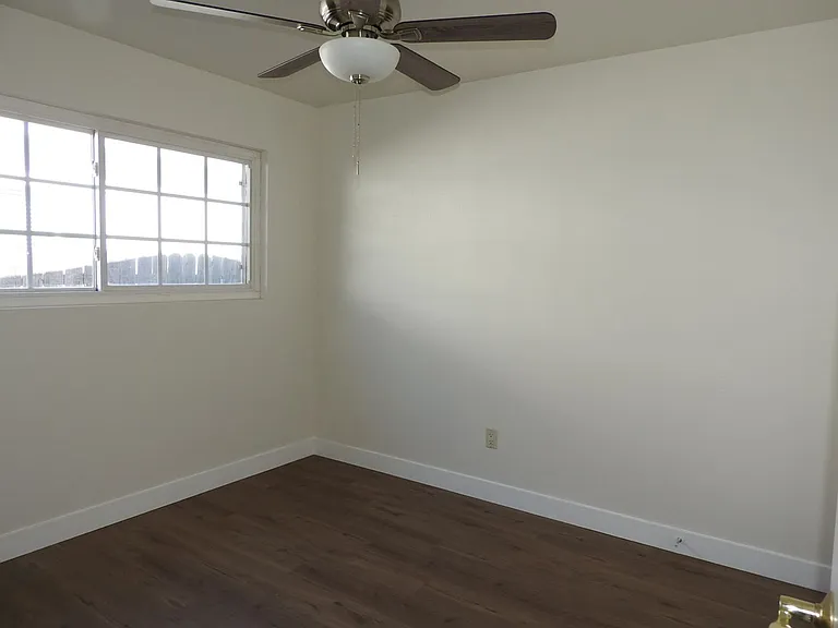 420 Cedar St — Photo 10
