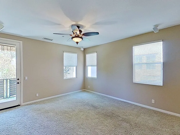 32 Meridian Dr — Photo 6