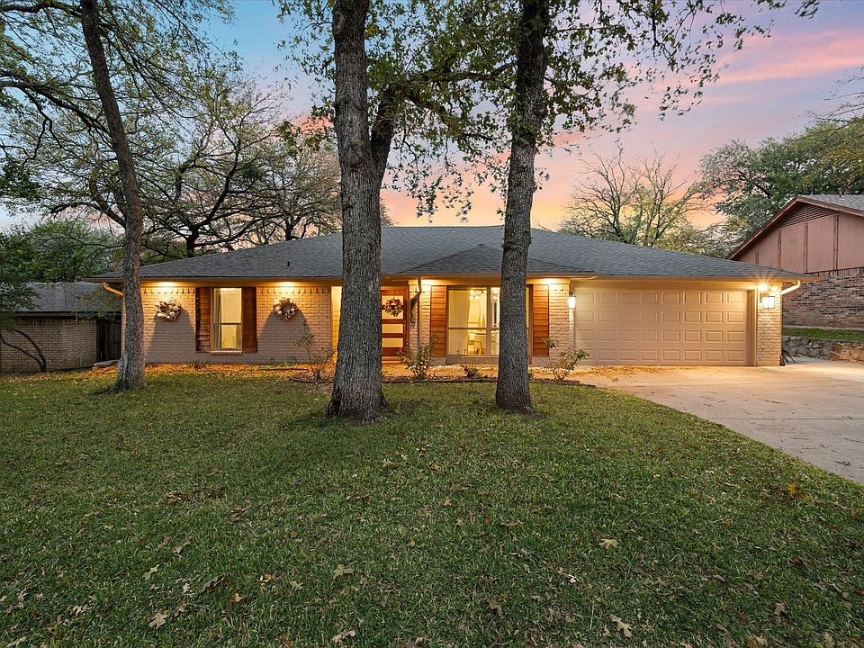 1st image of 608 Stonehenge Dr