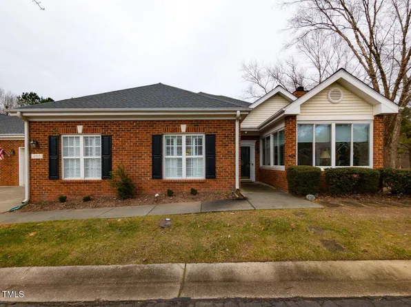 4703 Swanley Ct, Raleigh, NC 27612