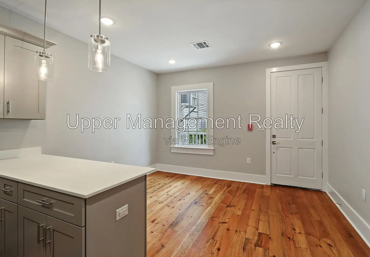 1 bed, 1.0 bath, 600 sqft, $1,600 — Photo 2