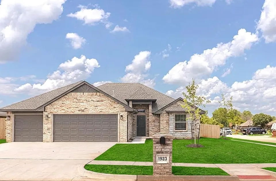 1923 W Flintlock Way