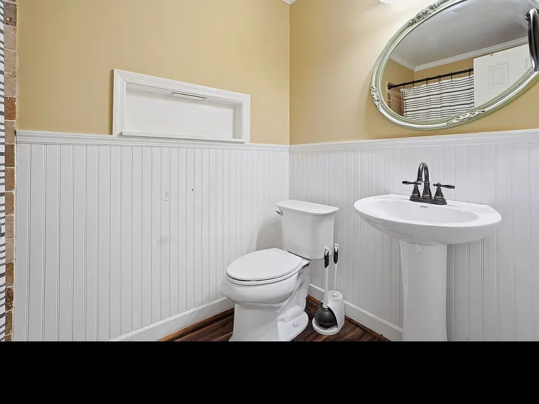 3915 Northern Hills Dr — Photo 12