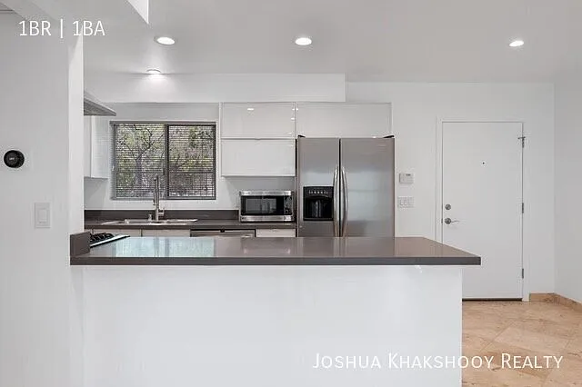 1148 N Clark St West Hollywood, CA 90069 — Photo 2