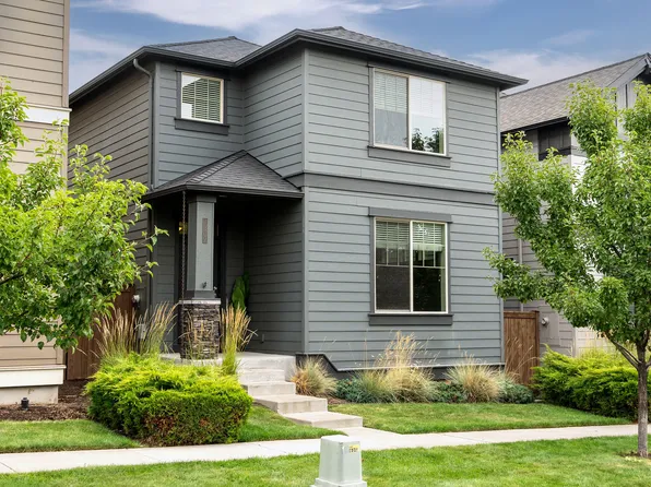 20802 NE Sierra Dr, Bend, OR 97701