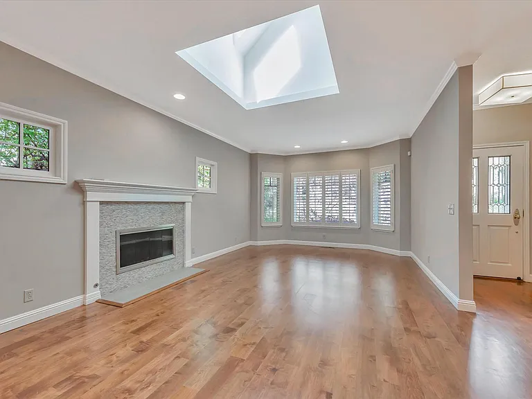 811 College Ave — Photo 11