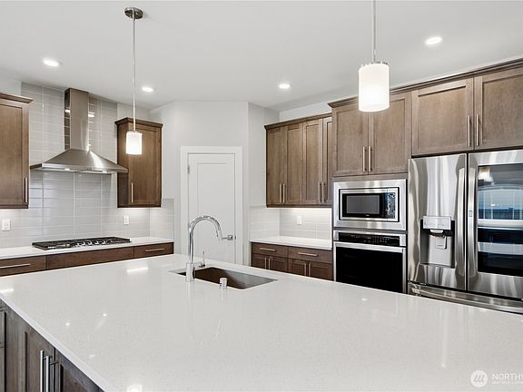 5th image of 6302 SW 206th Pl