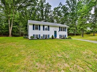 15 Laurel Rd, Newburyport, MA 01950