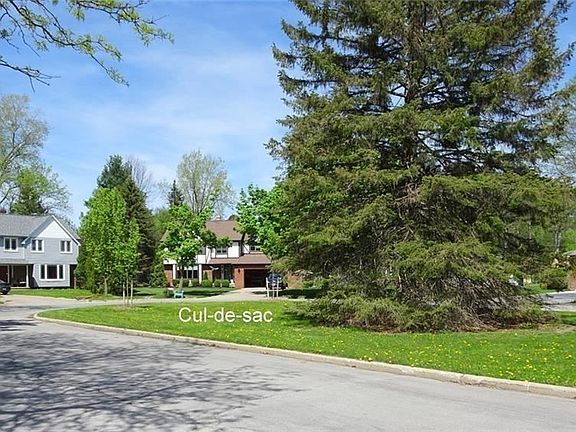 2nd image of 18 Montbleu Ct