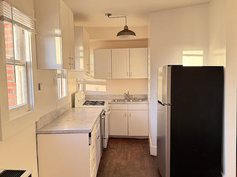 120 Westminster Ave #17 — Photo 5