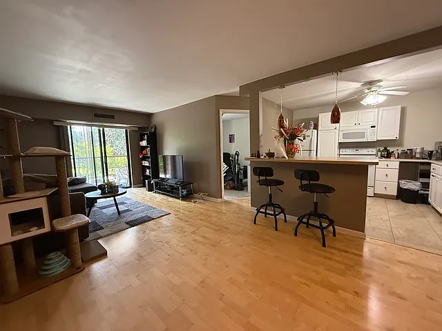 1505 E Central Rd #212B — Photo 2