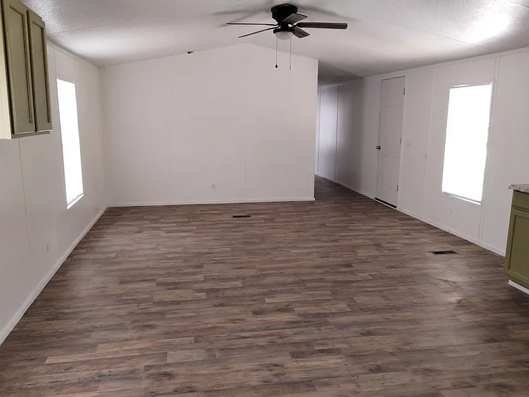209 S Avenue B #28 — Photo 5