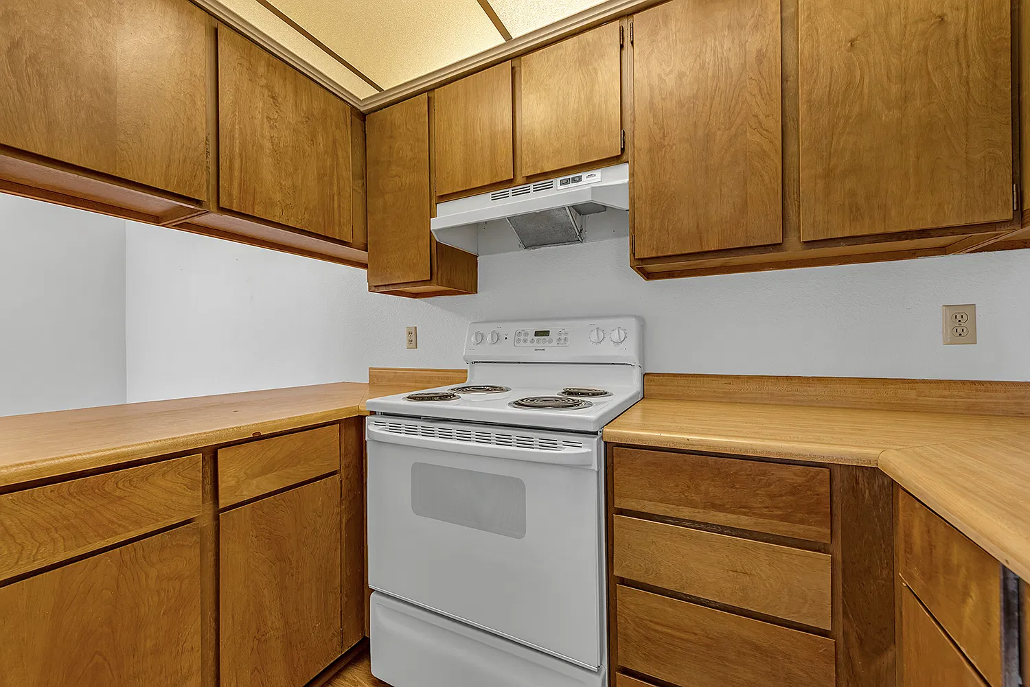 2 bed, 780 sqft, $1,345 — Photo 3
