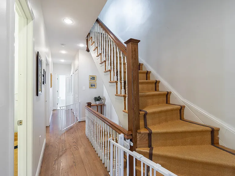 904 Webster St NW — Photo 19
