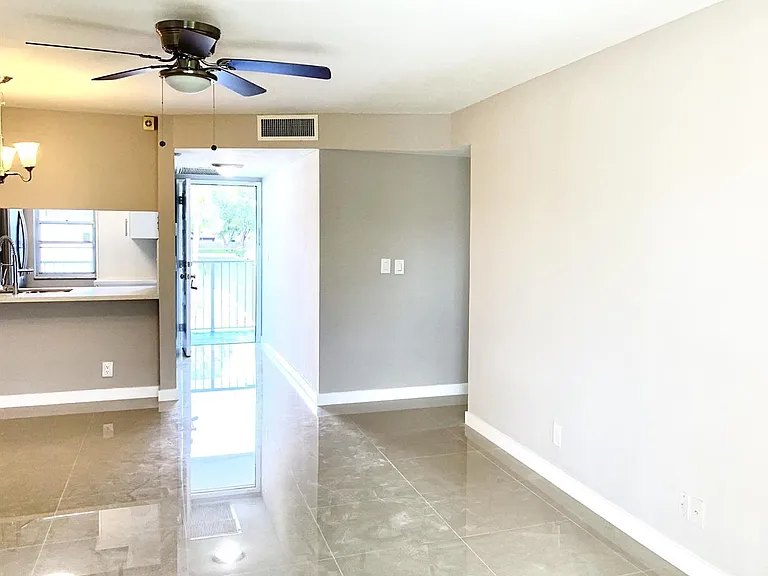 2750 Forest Hills Blvd #208 — Photo 27