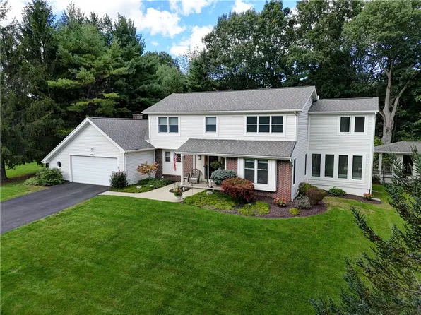 490 Bluhm Rd, Fairport, NY 14450